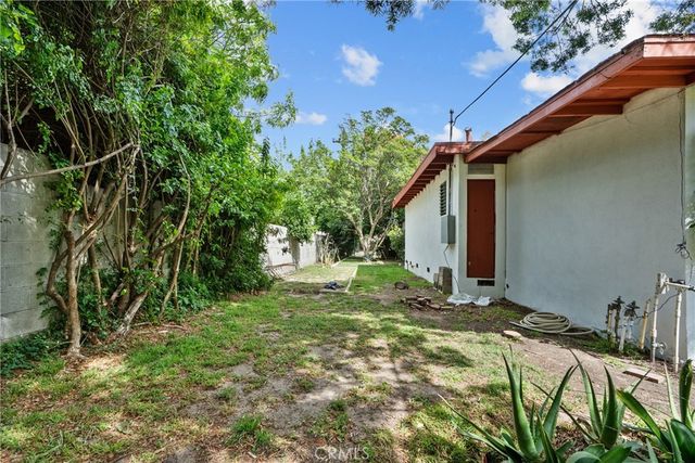 7229 De Celis, Van Nuys, CA 91406