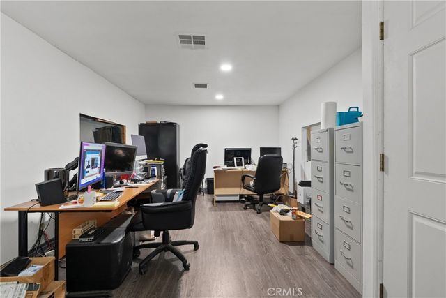 7229 De Celis, Van Nuys, CA 91406