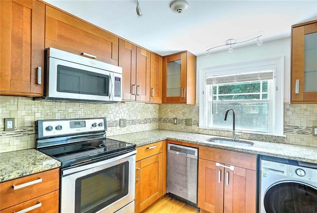 145 Butler Avenue 2N, Providence, RI 02906
