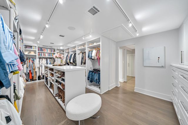 7620 Bellewood Drive, Houston, TX 77055