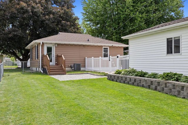 2216 30th STREET S, La Crosse, WI 54601