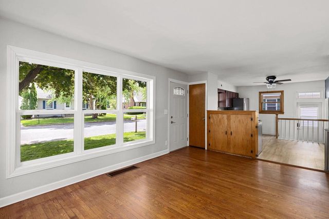 2216 30th STREET S, La Crosse, WI 54601
