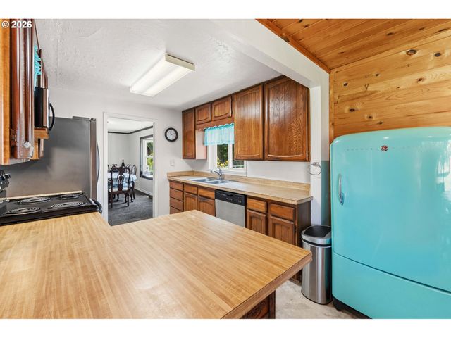 51520 PIONEER Rd, Bandon, OR 97411