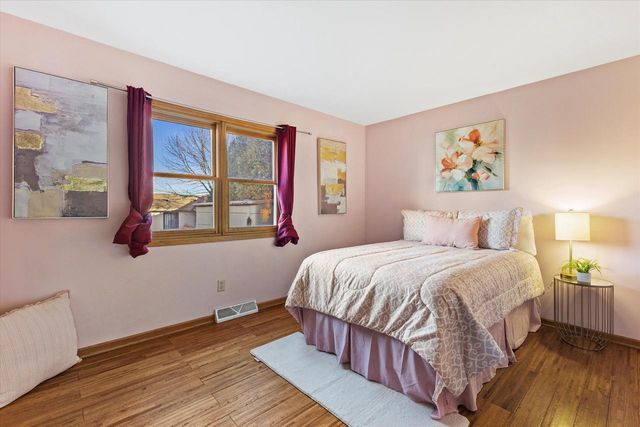 7170 S Countryside DRIVE, Franklin, WI 53132