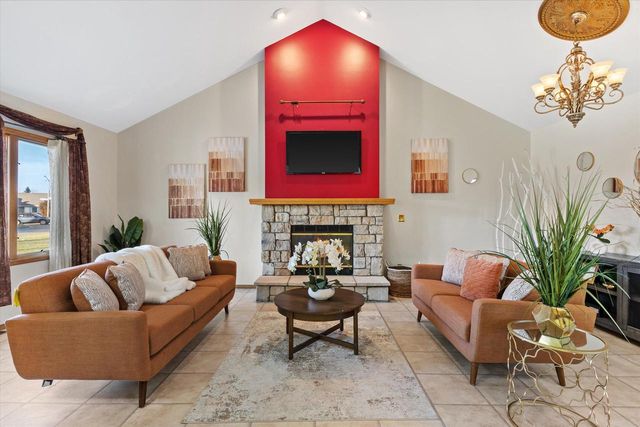 7170 S Countryside DRIVE, Franklin, WI 53132