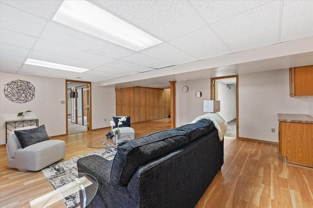 7170 S Countryside DRIVE, Franklin, WI 53132