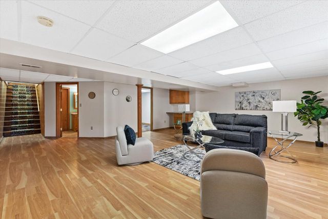 7170 S Countryside DRIVE, Franklin, WI 53132