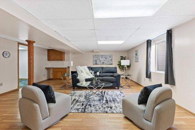 7170 S Countryside DRIVE, Franklin, WI 53132