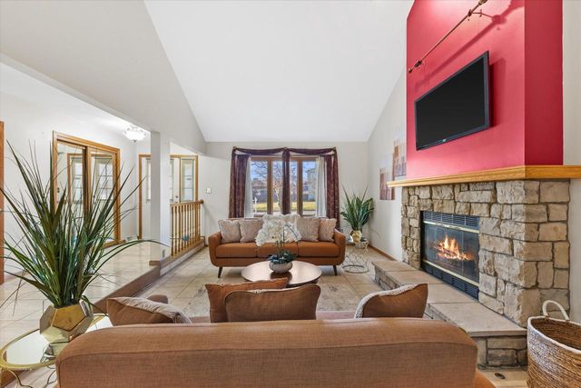 7170 S Countryside DRIVE, Franklin, WI 53132