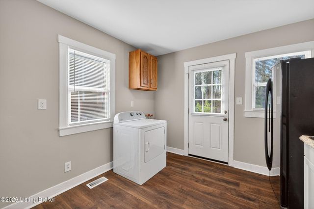 1524 Shingo Ave, Louisville, KY 40215