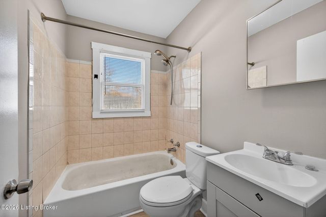 1524 Shingo Ave, Louisville, KY 40215