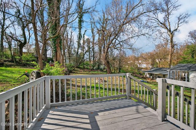 1524 Shingo Ave, Louisville, KY 40215