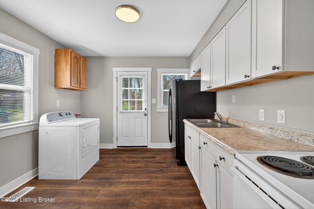 1524 Shingo Ave, Louisville, KY 40215