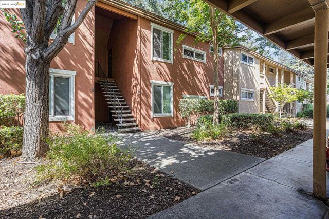 3051 Treat Blvd 63, Concord, CA 94518