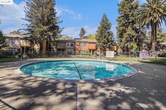 3051 Treat Blvd 63, Concord, CA 94518