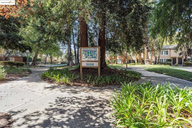 3051 Treat Blvd 63, Concord, CA 94518