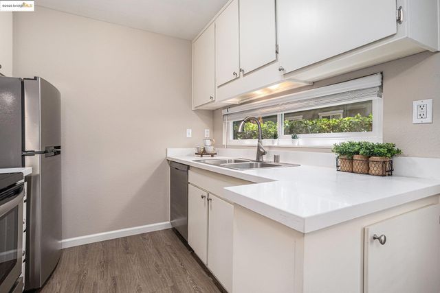 3051 Treat Blvd 63, Concord, CA 94518