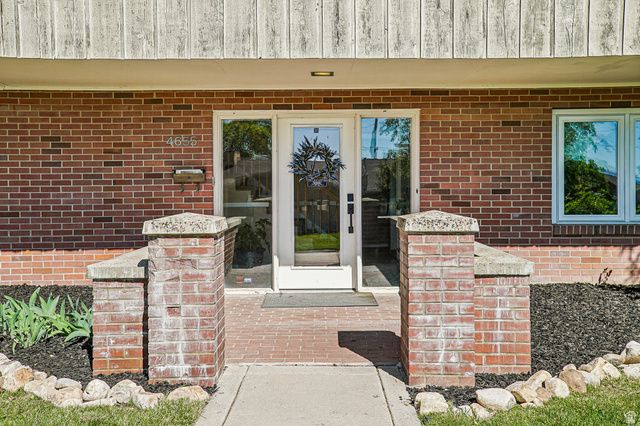 4655 S DEERCREEK RD, Salt Lake City, UT 84124
