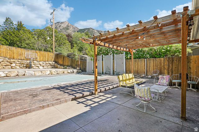 4655 S DEERCREEK RD, Salt Lake City, UT 84124