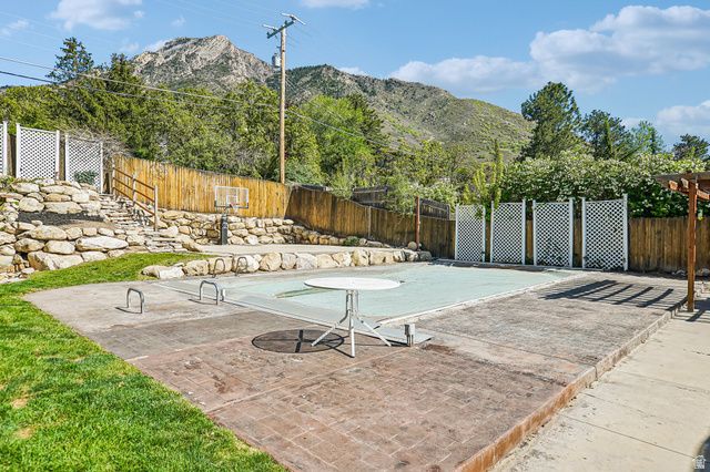 4655 S DEERCREEK RD, Salt Lake City, UT 84124