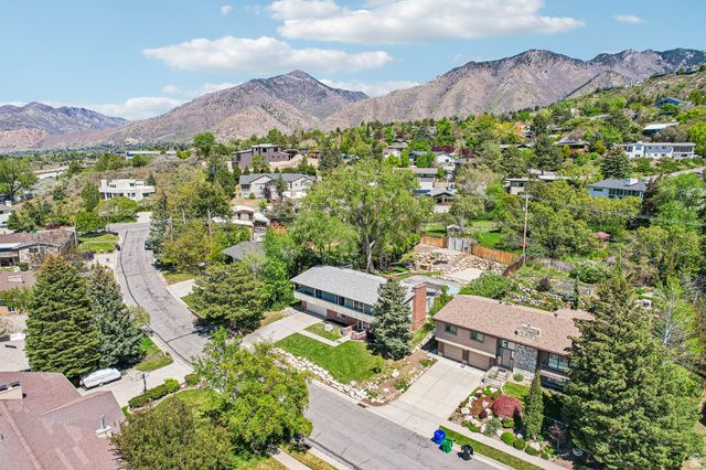 4655 S DEERCREEK RD, Salt Lake City, UT 84124