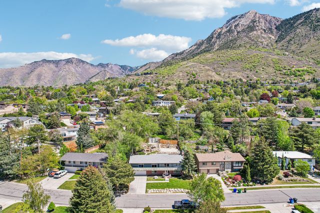 4655 S DEERCREEK RD, Salt Lake City, UT 84124