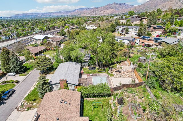 4655 S DEERCREEK RD, Salt Lake City, UT 84124