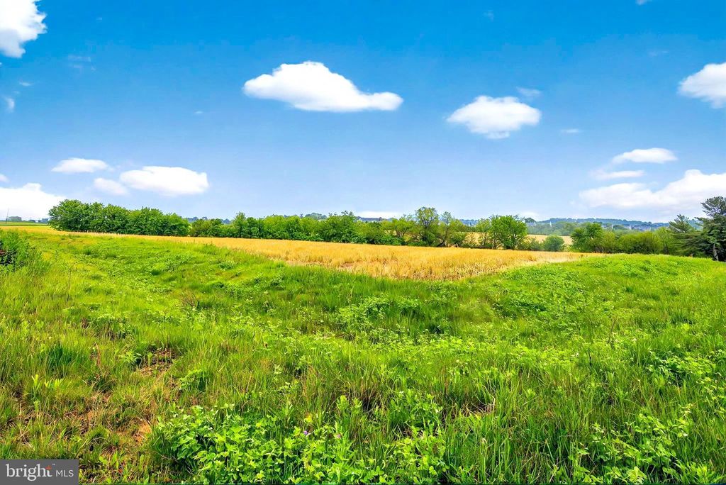 79 BECK RD, York, PA 17403
