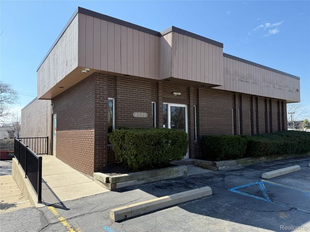 4525 Highland Road, Waterford Charter Township, MI 48328