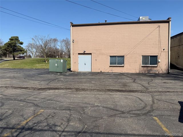 4525 Highland Road, Waterford Charter Township, MI 48328