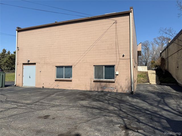 4525 Highland Road, Waterford Charter Township, MI 48328