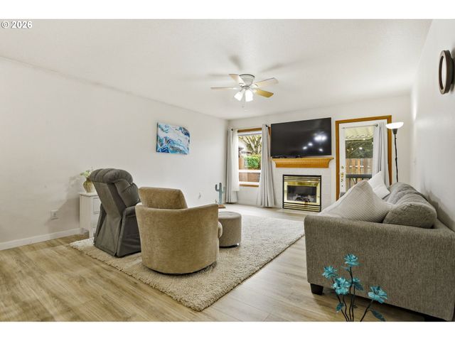 858 Sw 24TH St, Troutdale, OR 97060