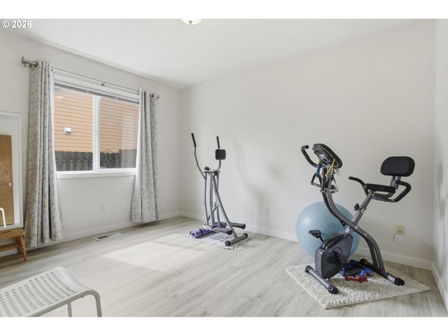 858 Sw 24TH St, Troutdale, OR 97060