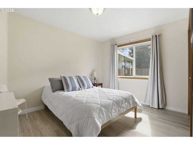 858 Sw 24TH St, Troutdale, OR 97060