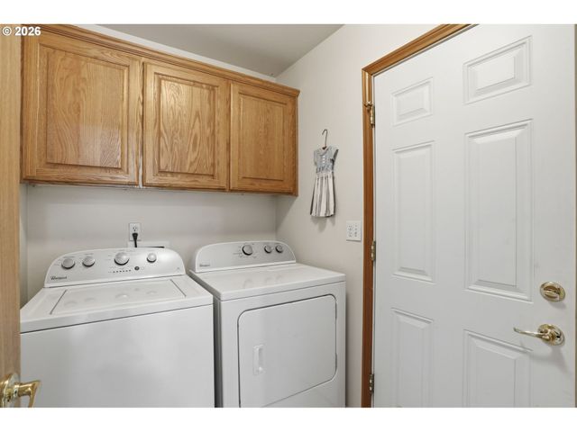 858 Sw 24TH St, Troutdale, OR 97060