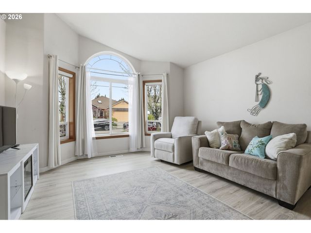 858 Sw 24TH St, Troutdale, OR 97060