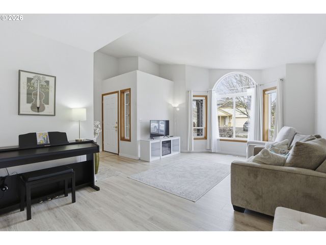 858 Sw 24TH St, Troutdale, OR 97060