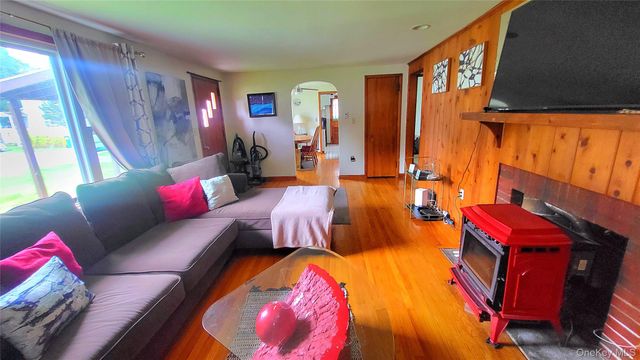 6 Bircher Avenue, Poughkeepsie, NY 12601
