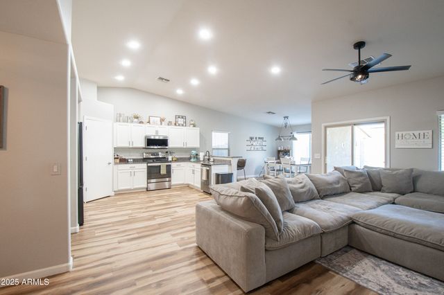 2218 E MOHAVE Lane, Apache Junction, AZ 85119