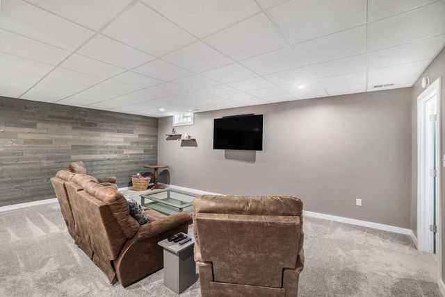 601 E Oak Street, Fremont, MI 49412