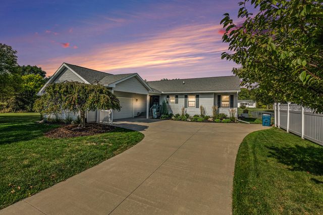 601 E Oak Street, Fremont, MI 49412