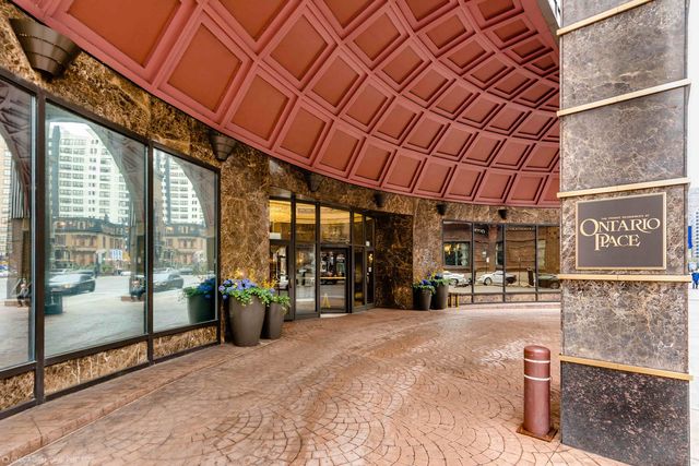 10 E ONTARIO Street 3512, Chicago, IL 60611