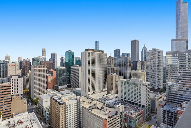 10 E ONTARIO Street 3512, Chicago, IL 60611