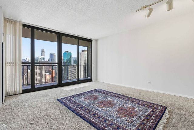 10 E ONTARIO Street 3512, Chicago, IL 60611