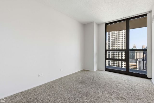 10 E ONTARIO Street 3512, Chicago, IL 60611