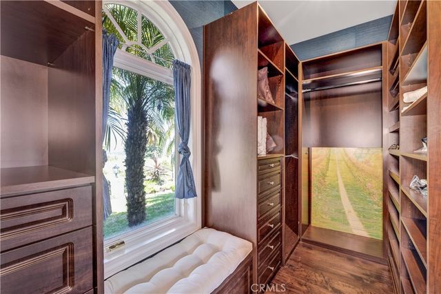 450 Palmerstone, La Canada Flintridge, CA 91011