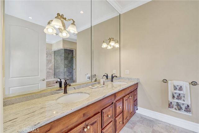 450 Palmerstone, La Canada Flintridge, CA 91011