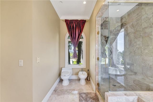 450 Palmerstone, La Canada Flintridge, CA 91011
