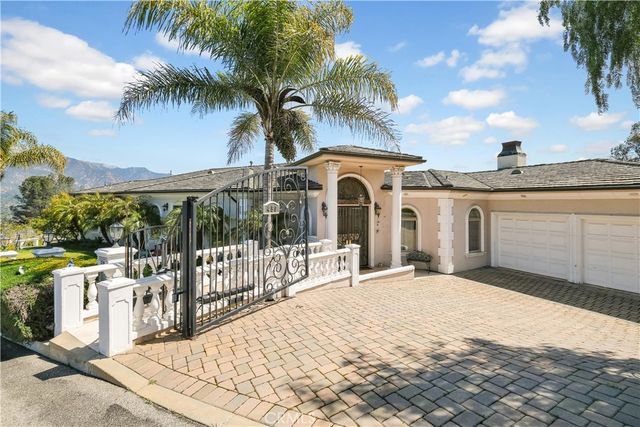 450 Palmerstone, La Canada Flintridge, CA 91011
