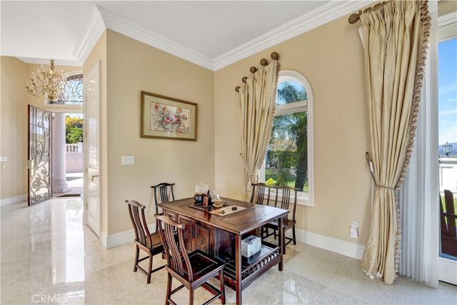 450 Palmerstone, La Canada Flintridge, CA 91011